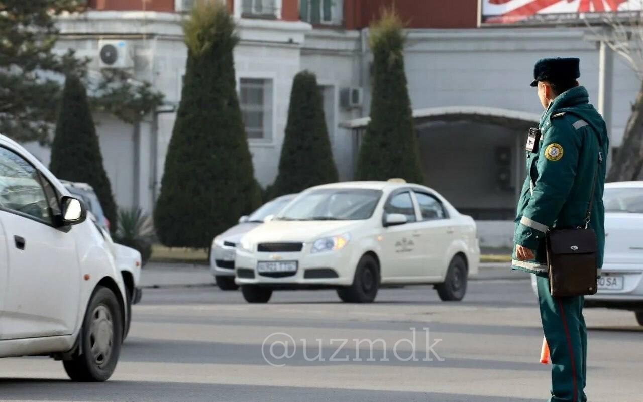Официально: С 1 августа в Узбекистане вырастут штрафы за нарушения ПДД Новые суммы штрафов: • Без ремня — 206 000 сум • Нет техосмотра 206 тыс сум • Нет аптечки — 206 тыс сум • Без документов — 412 000 сум • Без страховки — 412 000 сум • Красный свет — 824 000 сум • Неправильная парковка — 824 тыс • Телефон за рулём — 1 236 000 сум • Без номерного знака — 20 060 000 • Превышение скорости — 412 000 • Встречка — 4 120 000 сум • Пьяная езда — до 10 300 000 сум или лишение прав до 3 лет • Незаконная тонировка — 10 300 000 Подпишитесь и следите за актуальными новостями на нашем канале
