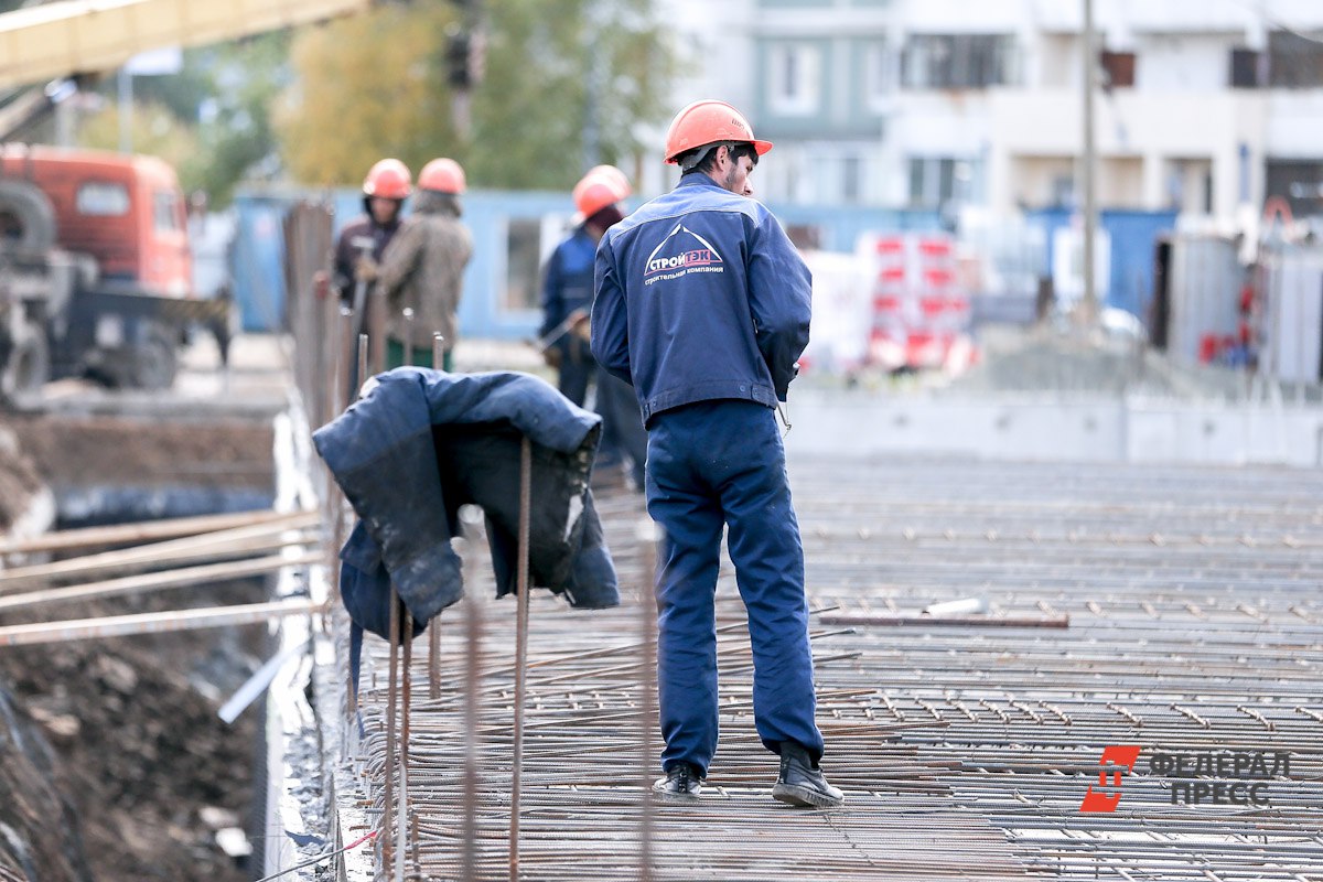 Правительство поддержало проекты против незаконной миграции  МОСКВА, 30 сентября, ФедералПресс. Российское правительство поддержало проекты законов, которые направлены на пресечение незаконной миграции. Об этом сообщила вице-спикер Госдумы, руководитель думской комиссии по вопросам миграционной политики Ирина Яровая.  Подробнее