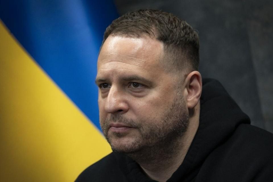 Украина не собирается идти ни на какие территориальные уступки в переговорах с Россией Об этом заявил руководитель аппарата президента Украины Владимира Зеленского Андрей Ермак в интервью итальянской газете Сorriere della Sera