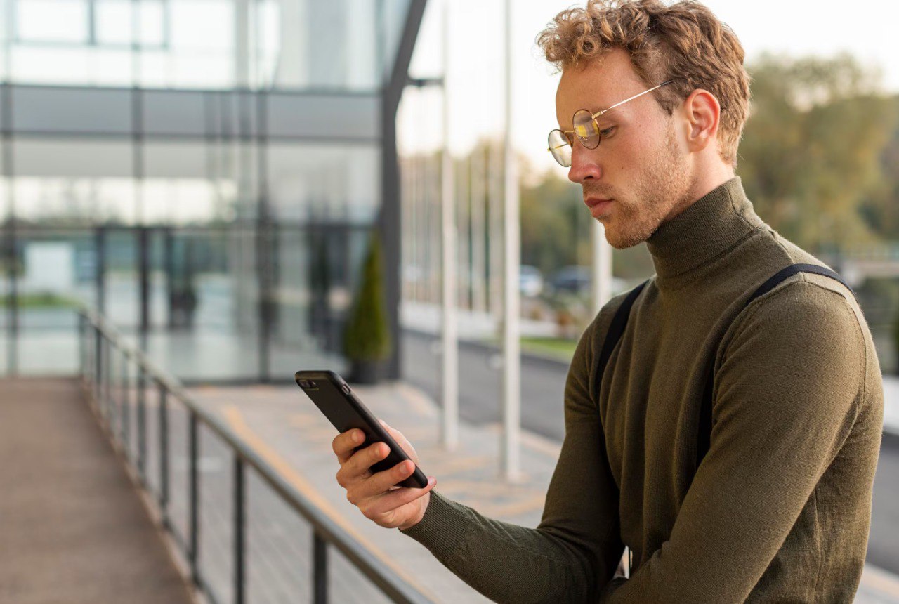 Билайн признали самым безопасным оператором Билайн подтвердил статус самого безопасного оператора показало исследование которое аналитики ComNews Research провели среди операторов большой четверки Одним из его этапов стал стресс тест при котором Билайн заблокировал 99 спам звонков опередив ближайшего конкурента на 23 п п Реклама ПАО ВымпелКом г Москва ОГРН 1027700166636 erid 2VSb5zFxsDj