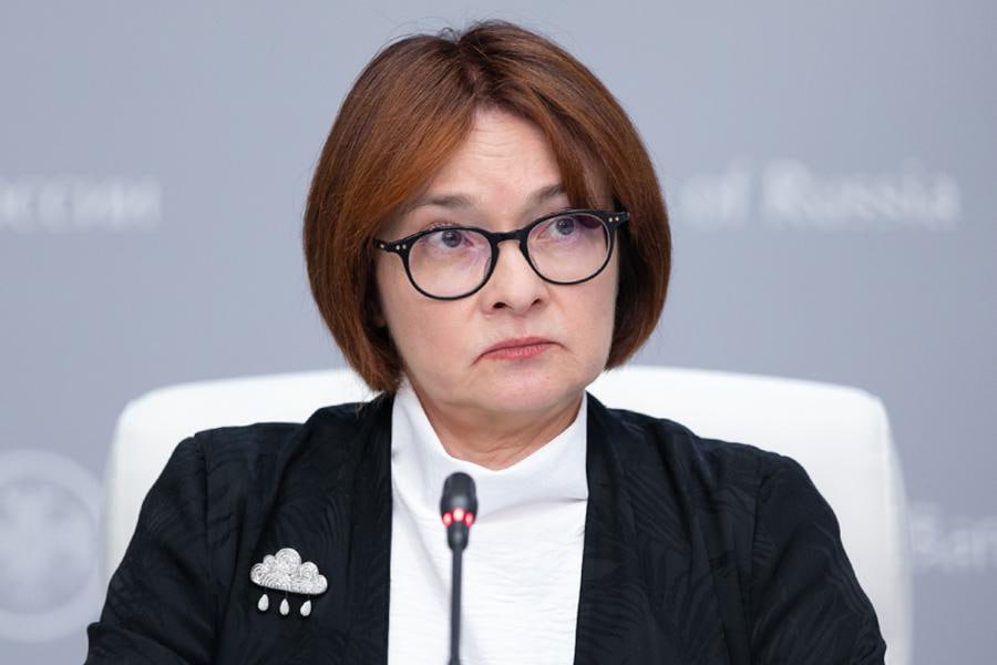 Эльвира Набиуллина, руководитель Центрального банка, выразила свою поддержку россиянам, отметив, что страна столкнется с непростыми временами. Однако она подчеркнула, что именно в таких ситуациях часто появляются новые возможности.  Что ж, у неё действительно хорошо получается удерживать высокую ключевую ставку.