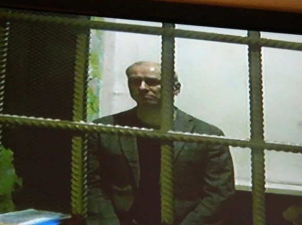 Бывшего депутата заксобрания Прикамья оставили в СИЗО до 28 февраля Ленинский суд Перми удовлетворил ходатайство следствия ФСБ о продлении меры пресечения экс депутату Заксобрания Пермской области и Пермского края Константину Окуневу внесен в список террористов и экстремистов Его оставили в СИЗО до 28 февраля 2026 года пишет Properm Ранее РБК Пермь сообщал что 29 октября Окунева задержали и обвинили в тяжком преступлении против общественной безопасности По версии ФСБ через подконтрольный telegram канал он в 2024 2025 гг призывал к осуществлению террористической деятельности ч 2 ст 205 2 УК РФ к физической расправе над президентом России rbc perm