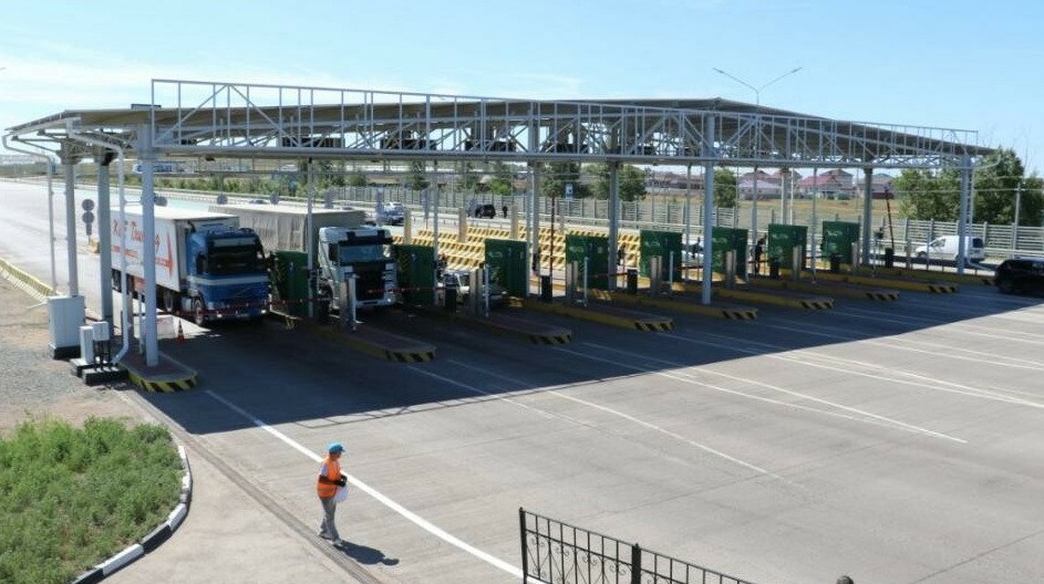 В Казахстане водителям дадут 30 дней вместо 7 на оплату платных дорог В Казахстане увеличат срок оплаты проезда по платным дорогам с 7 до 30 дней для физических лиц передает ArbatMedia   Прислать новость