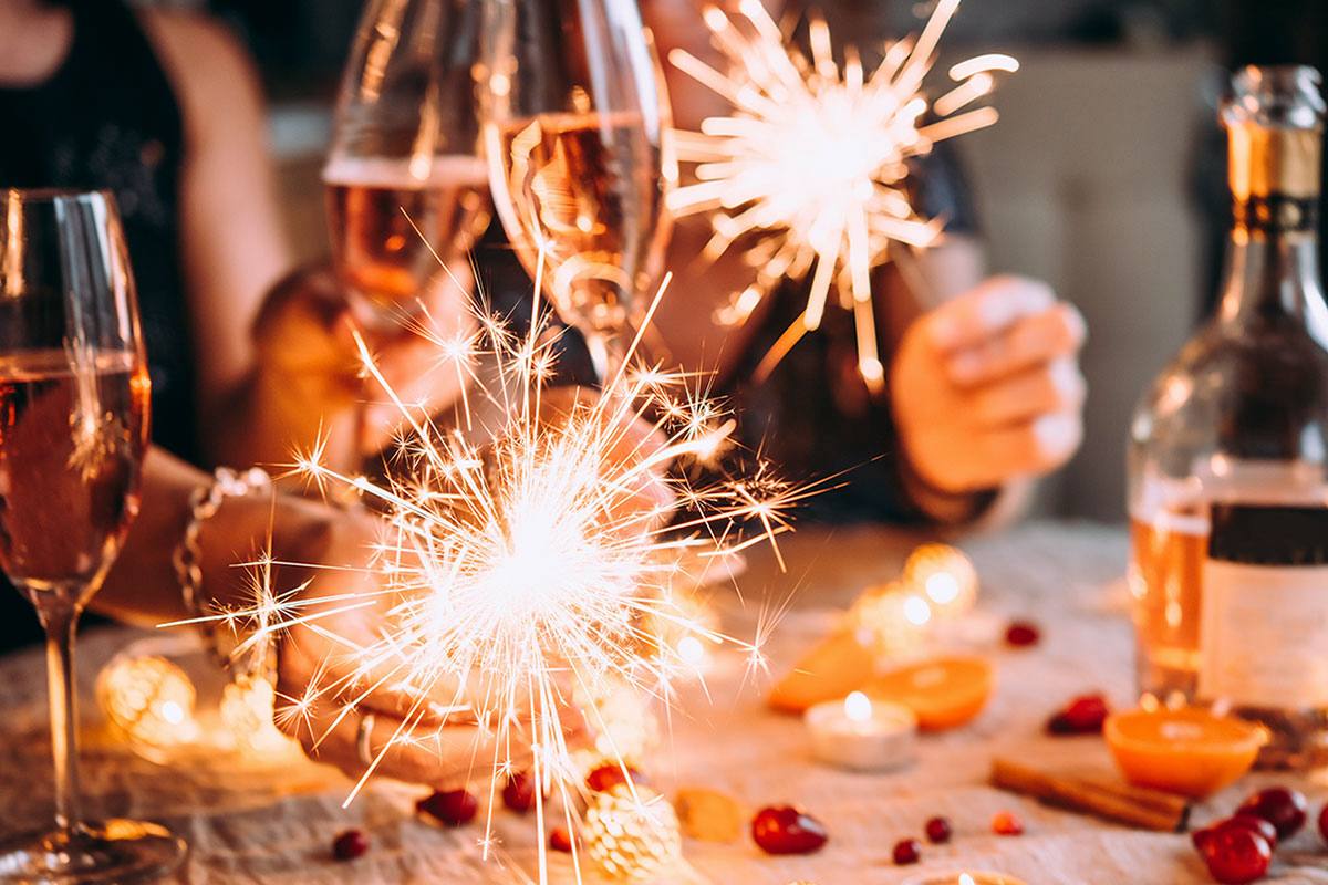 В Узбекистане власти запретили проводить новогодние корпоративы за счёт госбюджета Введён запрет на проведение и организацию новогодних корпоративов в госорганах министерствах ведомствах банках и других учреждениях за счёт бюджетных средств Напоминаем что запрета на проведение корпоратива за счёт своих личных денег нет Подписаться на канал Узбекистан Online