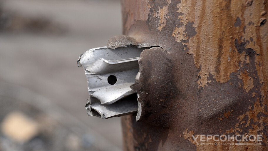 Токмак и Пологи несколько раз подвергались массированному обстрелу за сутки Атаки противника на наши подшефные территории продолжаются. За вчерашний день города Токмак и Пологи подвергались несколько раз массированному обстрелу. Об этом сообщил первый заместитель председателя правительства Пензенской области Виктор Кувайцев. «Мы работаем в оперативном режиме, отрабатываем по наиболее пострадавшим улицам, встречаемся с жителями. Для замены поврежденных оконных конструкций есть резерв стекла и строительных материалов. Там, где сомневаемся по целостности конструкций, проводим обследование и принимаем решение», — отметил он. Читать полностью , VK и ОК и читайте новости на нашем сайте