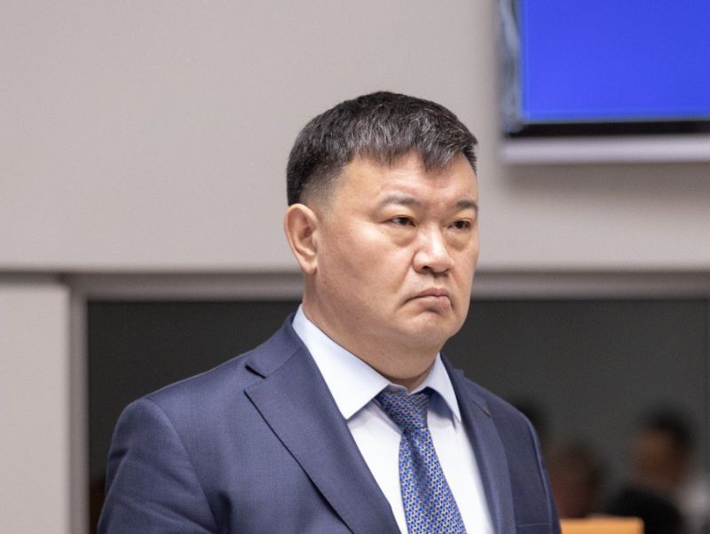 В Бурятии назначили нового министра строительства Министром строительства и модернизации жилищно коммунального комплекса Бурятии назначен Тимур Цыренжапов Соответствующий указ подписал глава Бурятии Алексей Цыденов К должностным обязанностям новый министр приступит с 6 ноября Бурятия Подробности в Номер один Сообщить нам свою новость можно по кнопке Письмо в редакцию