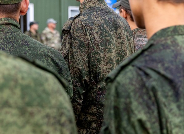 Старость в погонах: контрактная армия Украины пополнится возрастными бойцами Украина расширяет возрастной порог службы Читать подробнее на сайте...
