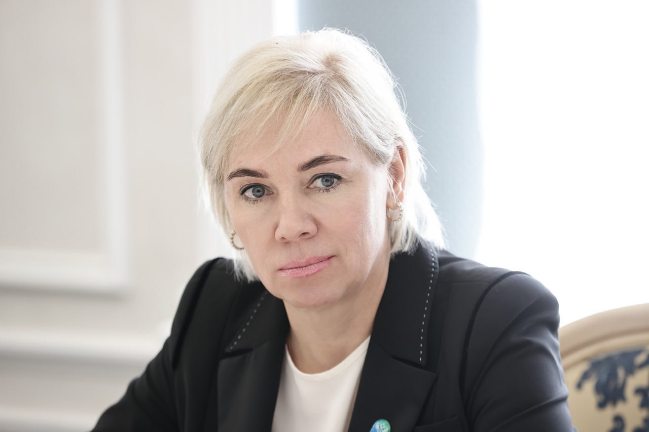 Главой Роскадастра назначена Татьяна Громова соответствующее распоряжение подписал премьер министр России Михаил Мишустин  С 2011 по 2018 год Громова занимала должность руководителя управления федеральной службы государственной регистрации кадастра и картографии по Красноярскому краю  В 2018 году возглавила аналогичную структуру в Московской области  В 2020 году стала советником главы Росреестра а в 2022 м была назначена заместителем руководителя этого ведомства Правительство РФ Telegram Max