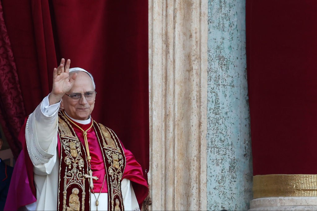 Папа Римский Лев XIV во время визита в Турцию посетит собор Армянской Апостольской церкви сообщает пресс служба Ватикана Поездка запланирована на 27 ноября 2 декабря 2025 года и станет первым апостольским путешествием понтифика за пределы Италии В праздник апостола Андрея Первозванного 30 ноября Папа начнёт день с молитвы в Армянском соборе затем примет участие в Божественной литургии в Патриаршей церкви Святого Георгия и после экуменического благословения пообедает со Вселенским Патриархом Подписаться на нас