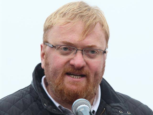 Запретить все порносайты по примеру Киргизии призвали в Госдуме РФ Порносайты — это проявление экстремизма, нарушение традиций и неуважение к женщине, заявил депутат Виталий Милонов. Сегодня парламент Киргизии принял законопроект о блокировке сайтов с порнографией. Инициаторы пояснили, что это делается «в целях защиты моральных и нравственных ценностей общества». Переезд