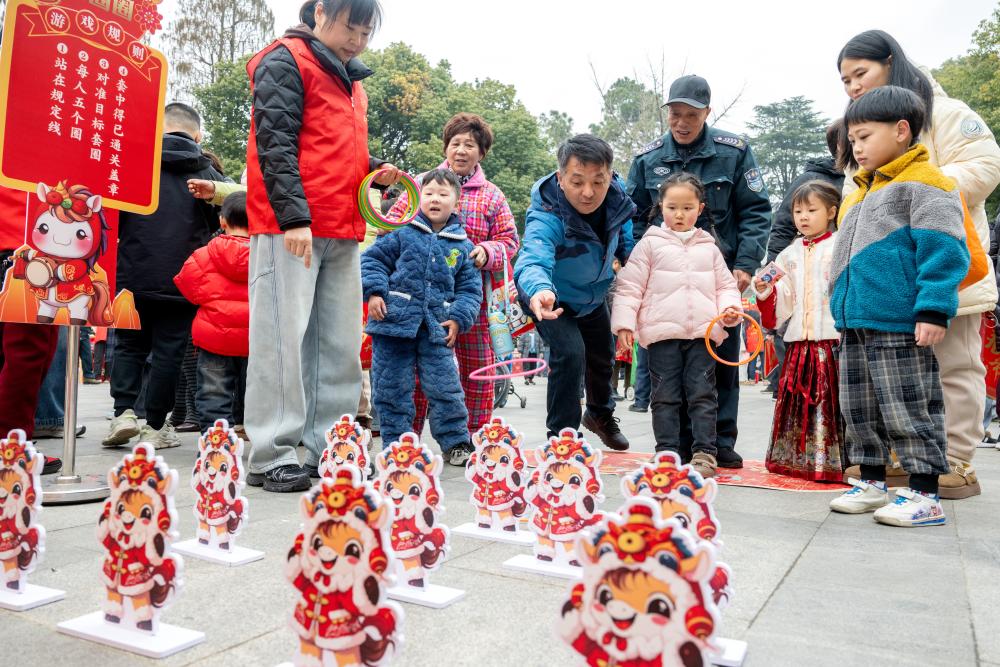 В Китае широко отметили начало весны Media Пекин 5 февраля Синьхуа В Китае в среду наступил Личунь Начало весны первый из 24 сезонов традиционного китайского сельскохозяйственного календаря По всей стране прошли мероприятия посвященные этому событию 0 2026 02 05 09 35 02 Full Text