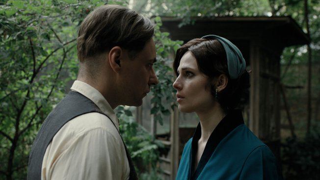 По данным «Бюллетеня кинопрокатчика», лента «Мастер и Маргарита» заработала $1,26 млн в иностранном прокате в первой половине 2025 года. Фильм стал лидером среди российского кино по сборам за рубежом.    : Кадр из фильма «Мастер и Маргарита»