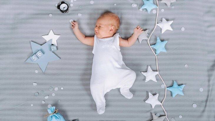 Митрофан и Прасковья возглавили рейтинг редких имен для детей в Подмосковье Среди других редких имен новорожденных этого года значатся Аникей Велеслав Ефимий Спиридон Фаддей для девочек Аполлинария Весна Милолика Полианна Устинья В этом году в Подмосковье уже зарегистрированы дети с двойными именами такими как Август Павел Лио Леонид Жан Артур Яков Робсон Алла Есения и Кира Мари Фото depositphotos