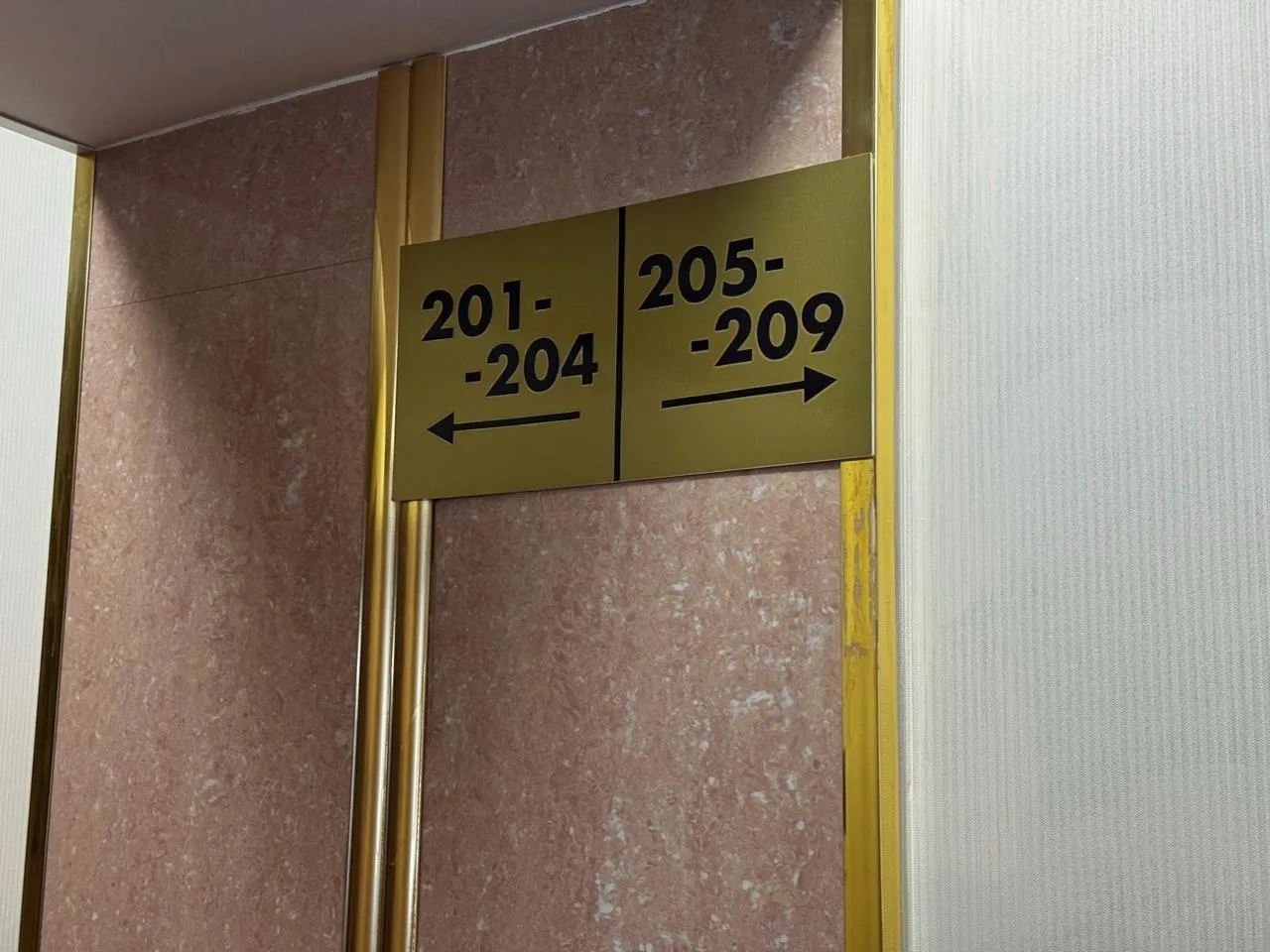 В АТОР указали на рост турпотока иностранцев в Россию в первом квартале Туристический поток в Россию из зарубежных стран вырос в первом квартале 2026 года на 28 1 по сравнению с тем же периодом прошлого года до 293 2 тысяч визитов В топ стран граждане которых посещали РФ с туристическими целями вошли  Китай  Туркмения  Турция MAX VK