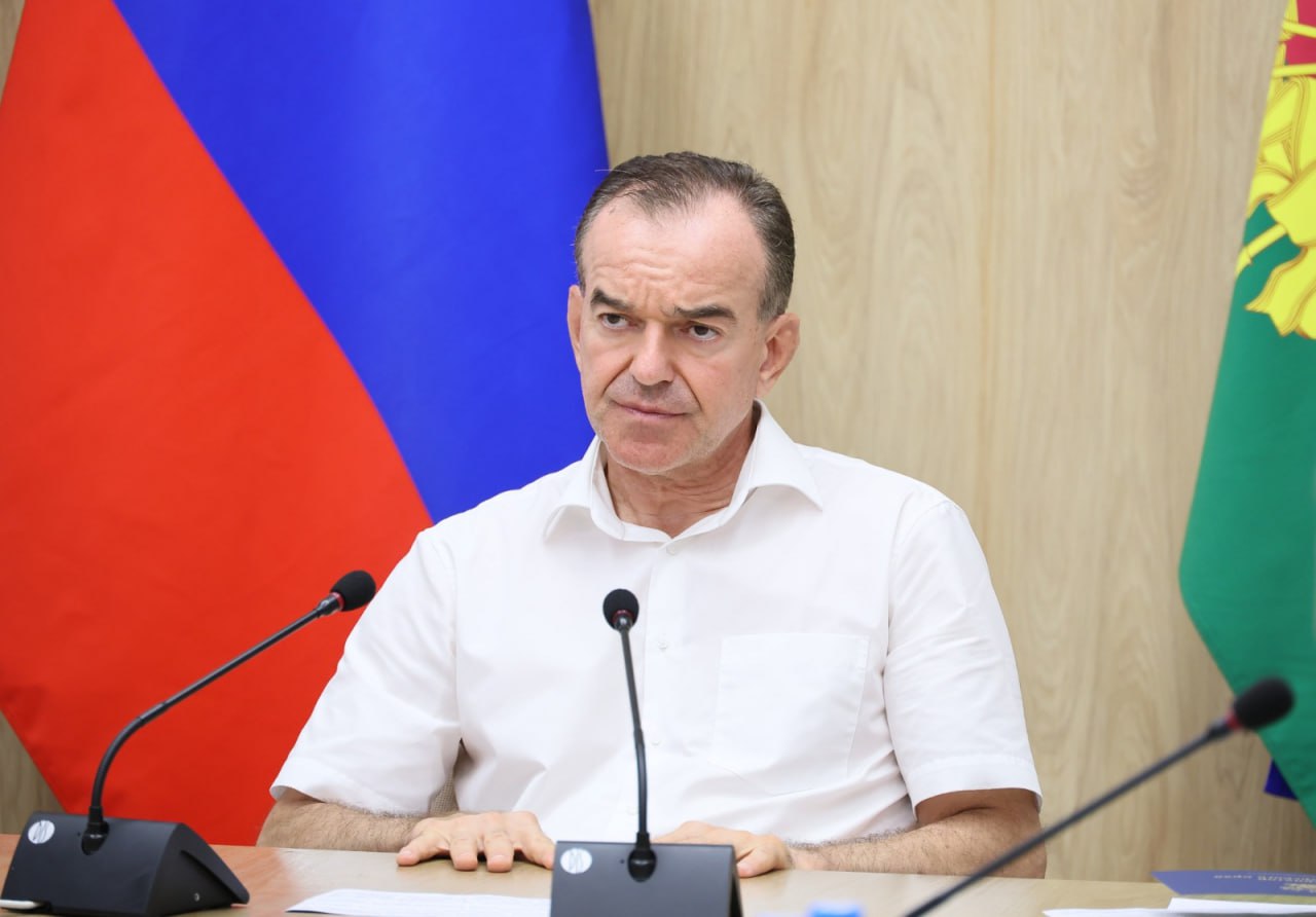 Губернатор Краснодарского края отмечает своё 55 летие Вениамин Кондратьев появился на свет 1 сентября 1970 года в Кемеровской области В детстве переехал с родителями в Динской район Краснодарского края окончил первую школу в станице Динской Блокнот Краснодар поздравляет Вениамина Ивановича с днём рождения и тем чего ему удалось достичь на посту губернатора Желаем ему успеха процветания силы и терпения в работе Блокнот в МAХ Подпишись