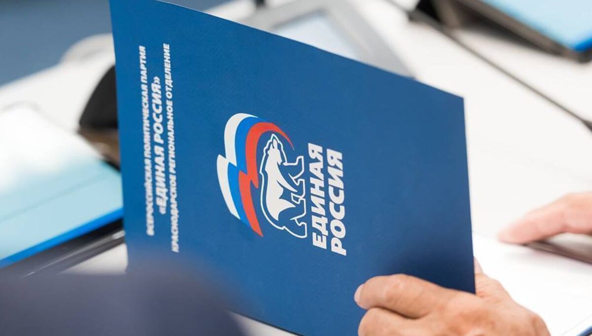 «Единая Россия» рассчитывает получить более 75% мест во всех представительных органах власти, заявил замсекретаря генсовета партии Сергей Перминов: То есть мы везде должны формировать фракции политического большинства, которые в состоянии принимать квалифицированные уставные решения. Это задача, которая стоит перед всеми регионами по формированию наших фракций. В ходе ЕДГ-2025 в стране будут избираться 20 губернаторов, депутаты законодательных собраний 11 регионов и депутаты городских представительных органов в 25 регионах.
