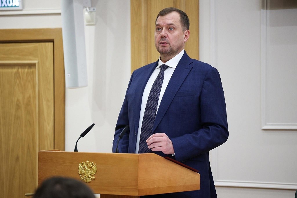 Запорожская область готова к активному участию в реализации Стратегии устойчивого развития Приазовья которая рассчитана до 2040 года Об этом глава региона Евгений Балицкий сообщил на двусторонней встрече с Председателем Совета Федерации Валентина Матвиенко обратила внимание на социально экономическое развитие региона Евгений Балицкий в свою очередь поблагодарил спикер СФ за поддержку инициатив своего региона Губернатор отметил что Запорожская область постоянно взаимодействует с сенаторами в рамках созданного при палате Совета по вопросам интеграции воссоединенных регионов в правовую и социально экономическую системы страны Фото Егоров Евгений Пресс служба Совета Федерации Парламентский фотоархив Vmeste RF