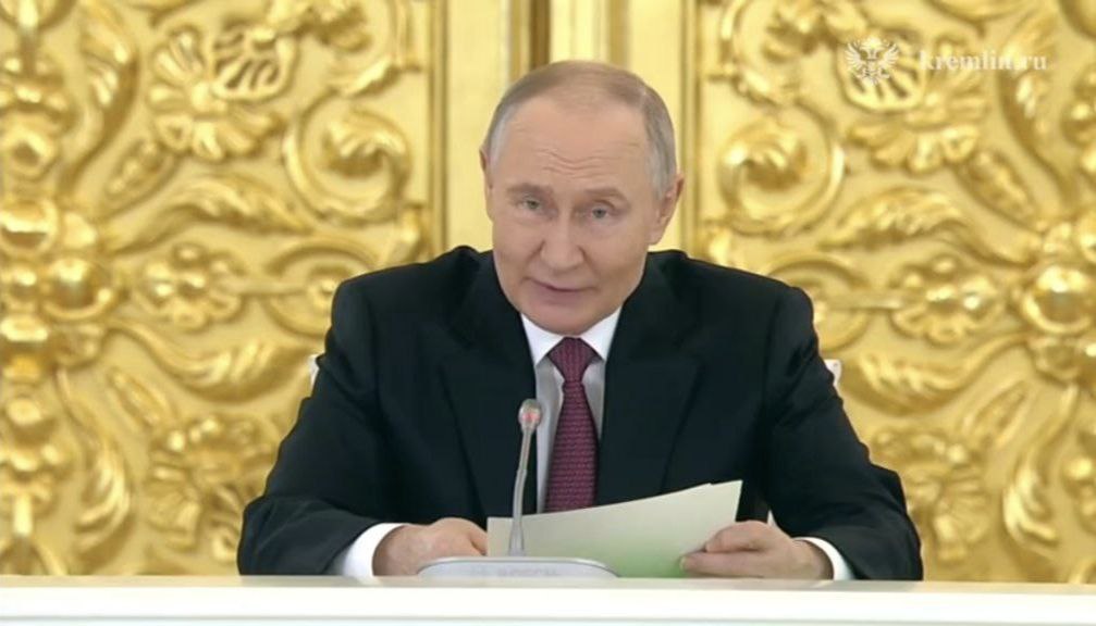 Путин повышение НДС временная мера Владимир Путин прокомментировал повышение НДС до 22 При выборе всех инструментов честнее прямее и надёжнее было пойти на это повышение Временное надеюсь заявил Президент Фото скриншот из видео kremlin ru сделановроссии Подписывайтесь на Сделано в России