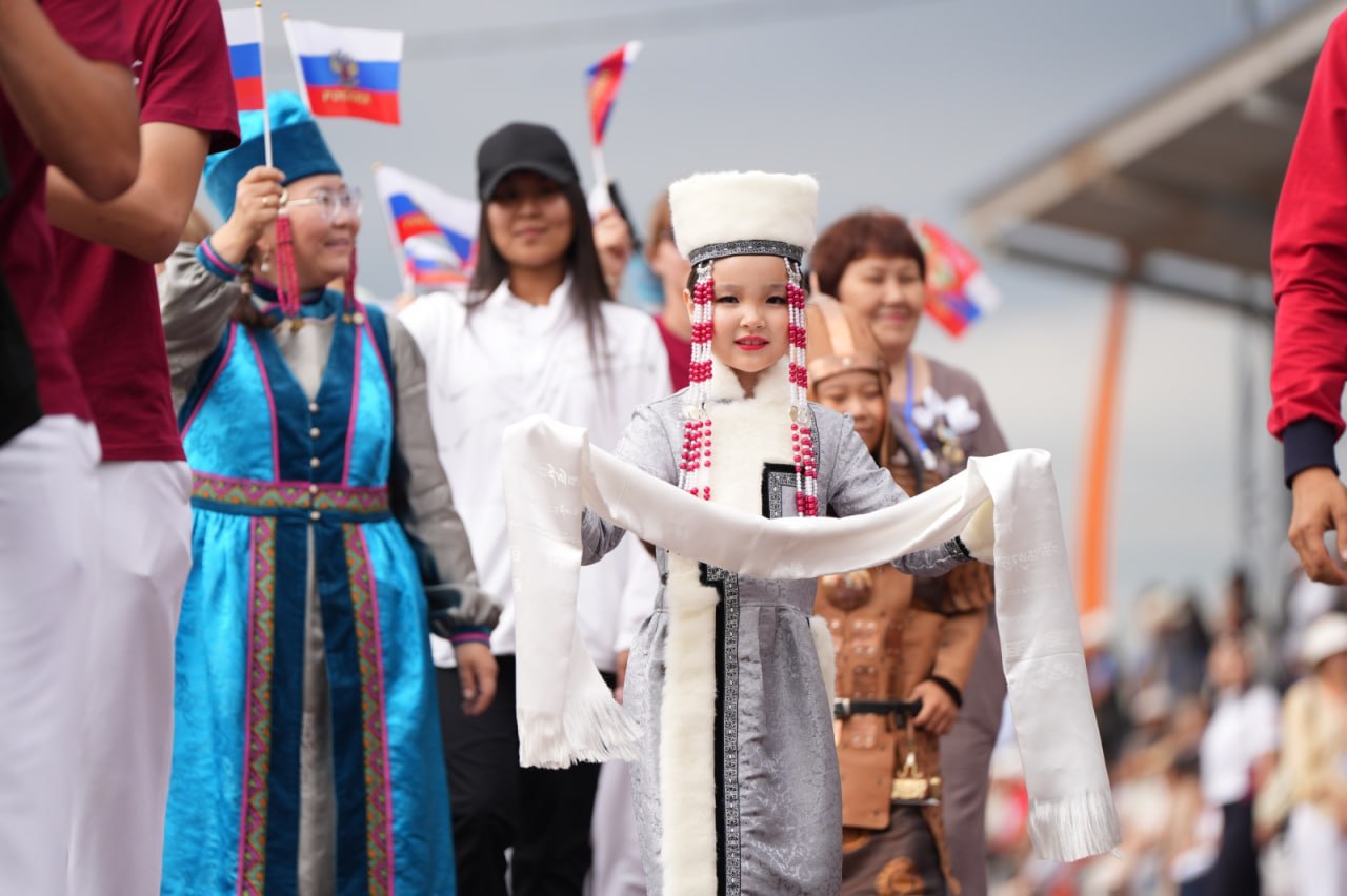 В 2026 году Сур Харбан пройдет в Эхирит Булагатском районе В Иркутской области составили уточненный план график проведения областного национального культурно спортивного праздника Сур Харбан до 2031 года В нем прописали где в какой год будут проводить этот праздник Так в 2026 году Сур Харбан пройдет в Эхирит Булагатском районе в 2027 году в Нукутском Осинский район примет праздник в 2028 году Баяндаевский в 2029 Следующим будет Аларский район за ним Боханский Фото правительства Иркутской области irktoday