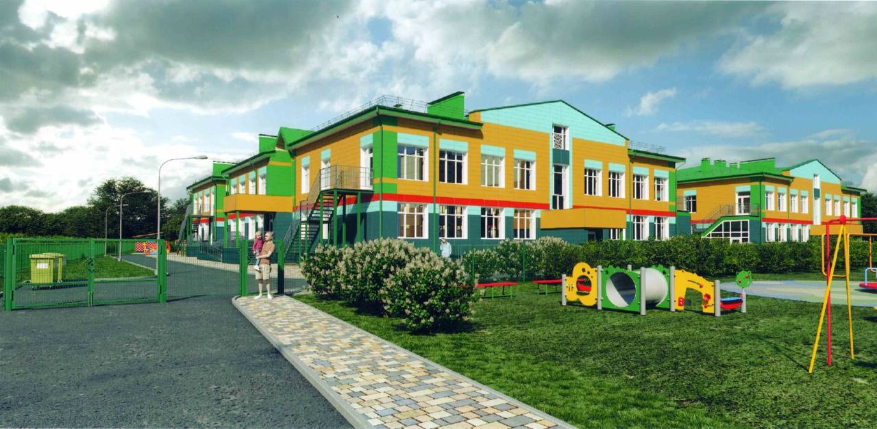 В Омске построят новый детсад на Завертяева  Компания «Русстрой» выиграла аукцион на строительство детсада на 310 мест в центре города. Контракт на 571,6 млн рублей планируют заключить до конца апреля.   Детсад будет двухэтажным, с 18 группами, ясельными группами, спортивным и музыкальным залами, а также с медицинским блоком и кабинетами для психолога и логопеда. Завершить строительство должны до июня 2027 года.  Изображения из проекта предоставлены департаментом строительства