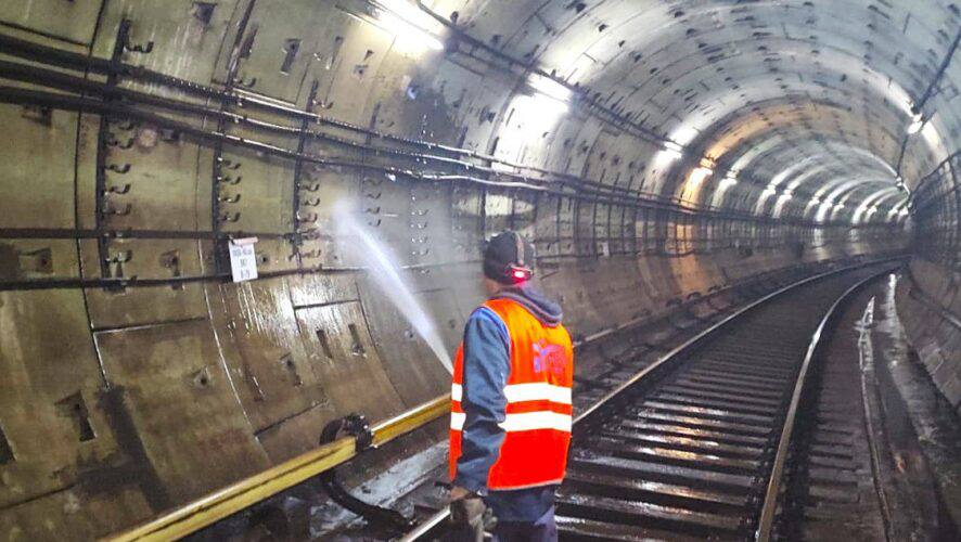 Станция метро Дубравная в Казани откроется досрочно с 18 ноября Станция Дубравная будет открыта для пассажиров досрочно начиная с 06 00 часов утра 18 ноября Движение поездов будет восстановлено в штатном режиме В будние дни в период пиковой нагрузки на линию будут выведены 11 электропоездов Интервал их следования составит 5 минут 3 секунды KazanFirst в бот