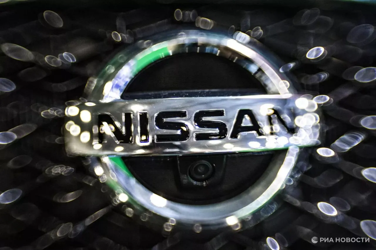 Nissan сократит автомобильный модельный ряд примерно на 20 Так число моделей будет снижено с 56 до 45 Это происходит из за реализации программы реструктуризации японской компании на фоне ухудшения ее финансовых показателей Данная программа также предусматривает закрытие семи заводов Nissan Motor и сокращение 20 тыс сотрудников по всему миру Подписаться на РИА Новости экономика