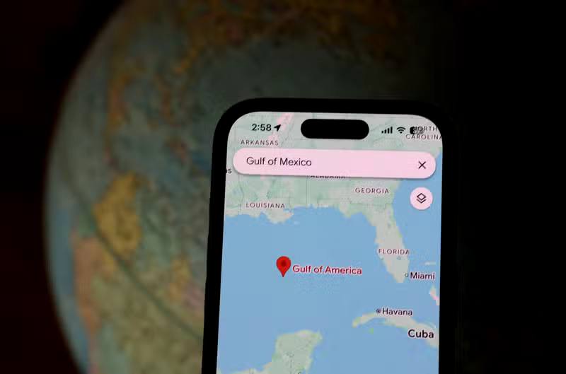 Мексика подала иск против Google за изменение названия Мексиканского залива на Залив Америки. Вернувшись в Белый дом, Дональд Трамп подписал указ о переименовании моря. Изменение видно на Картах Google в США. В Мексике залив сохранил свое название, а в других местах встречаются оба названия Черное золото