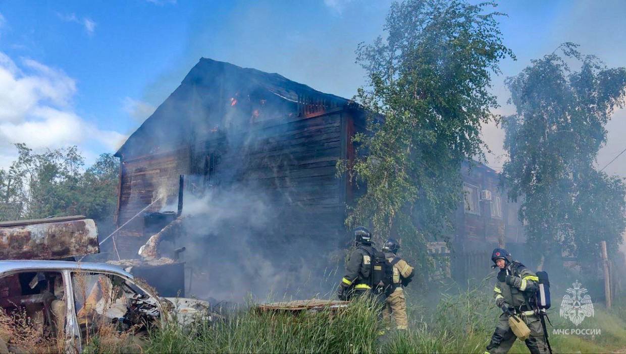 Более 50 якутян погибли на пожарах в этом году  Основной причиной называют неосторожное обращение с огнем.  С начала года в регионе зафиксировано свыше 1500 техногенных пожаров, при которых погиб 51 человек, а травмы получили еще 34.