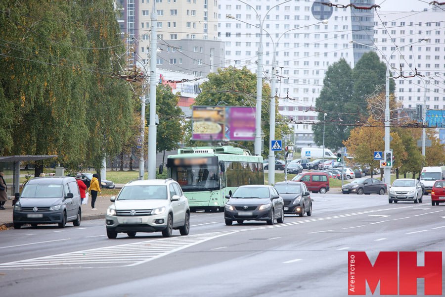 Платежные терминалы будут обязательны в городских маршрутках с 1 ноября 2025 года.  Это предусмотрено постановлением Совета Министров и Национального банка. Так, с 1 октября 2024 года исключается возможность осуществления деятельности индивидуального предпринимателя по производству  разработке  или поставке на территорию Беларуси кассовых суммирующих аппаратов, в том числе совмещенных с таксометрами, билетопечатающих машин.   «Минск-Новости» MINSKNEWS.BY Telegram Viber FB  VK Inst TikTok  YouTube