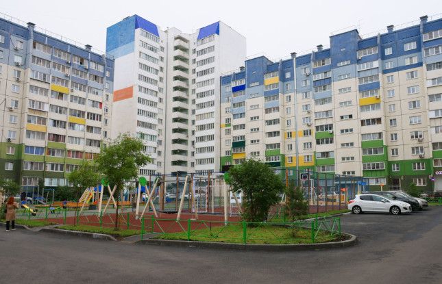 Продажи новостроек в Челябинске за год снизились на 39%   С прошлого года, когда завершилась самая массовая программа льготной ипотеки, застройщики не смогли продать около 60% жилфонда.