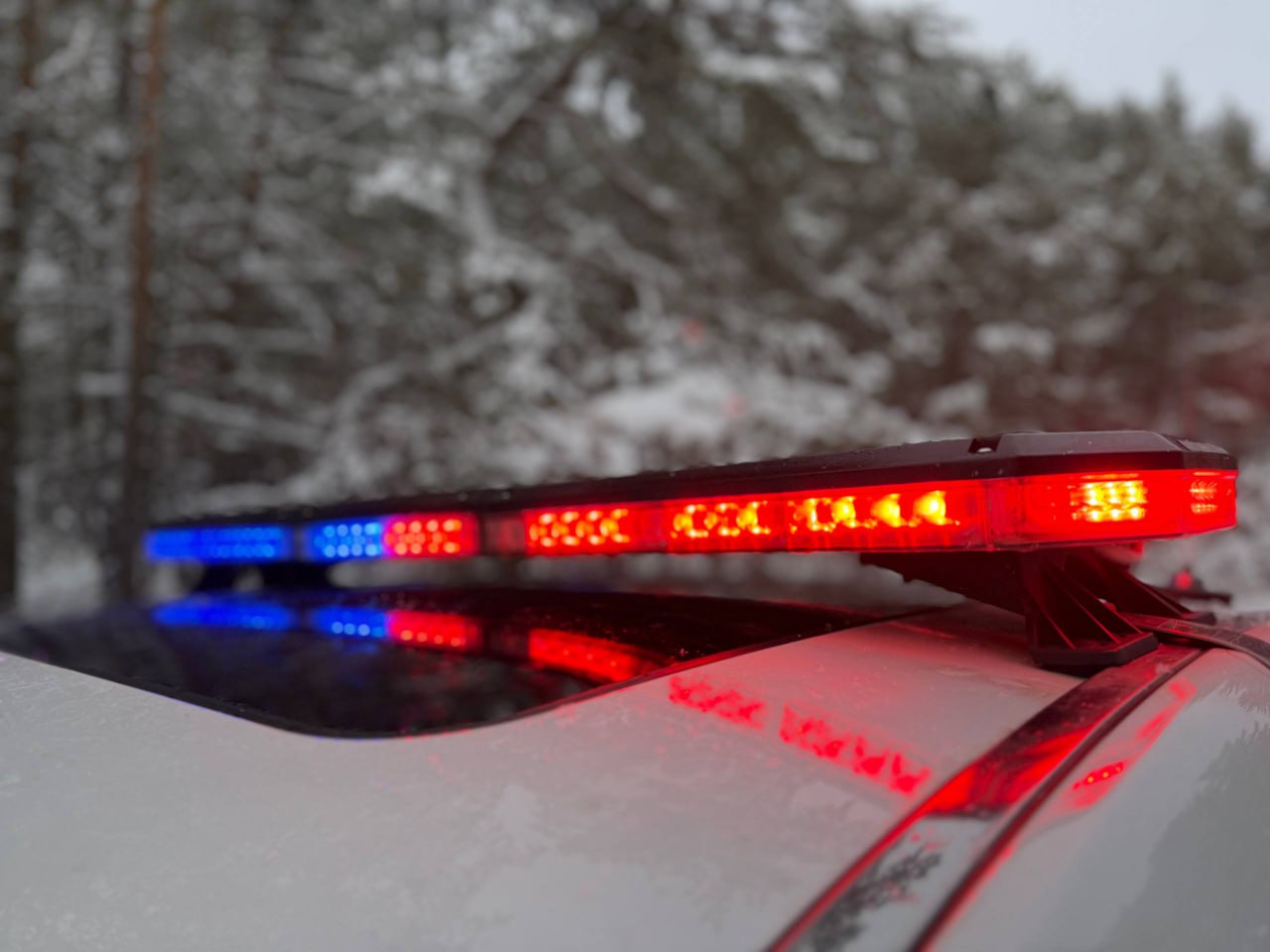 В Витебской области за выходные произошло 4  6   ДТП На дорогах Витебской области за выходные зарегистрировано 46 дорожно транспортных происшествий с материальным ущербом из них 19 в областном центре Об этом сообщили в УГАИ УВД Витебского облисполкома Инспекторы задержали 4 нетрезвых водителей и 11 бесправных К административной ответственности за нарушение правил дорожного движения привлечено более 230 пешеходов из них 19 находились в состоянии алкогольного опьянения 112 без световозвращающих элементов Сайт TikTok VK Instagram YouTube ОК Стикерпак ВВ Чат бот