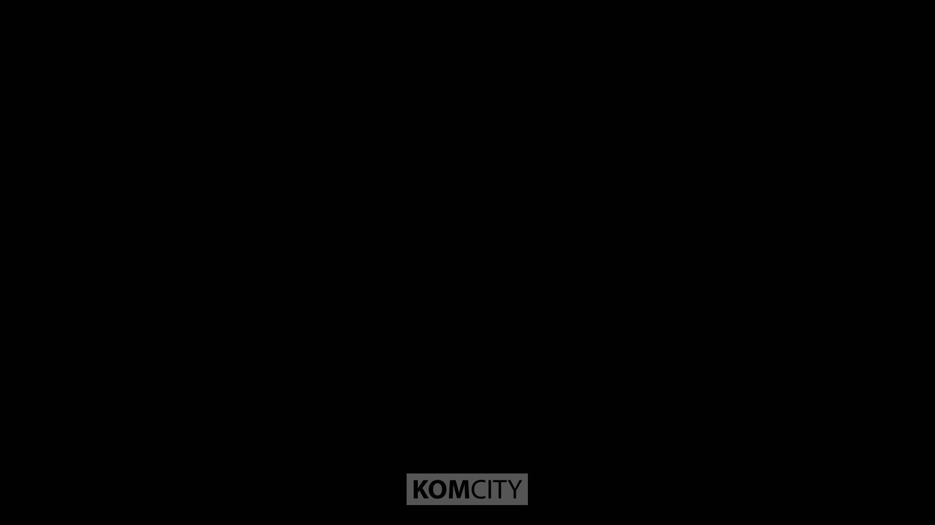После вчерашнего отключения без света в Комсомольске остаются три дома  Вчера вечером в Центральном округе вышел из строя кабель подстанции «Городская», из-за чего случилось масштабное отключение электроэнергии. В отключённом состоянии оказались 14 трансформаторных подстанций, и без света сидели жители 102 многоквартирных домов.  Почти везде свет включили в течение двух-трёх часов. Работы по восстановлению электроснабжения велись всю ночь, сейчас, как сообщает администрация, они практически полностью завершены. Без электроснабжения пока остаются три дома: Комсомольская 67, Интернациональный 14 и часть дома по Интернациональному 14/2.