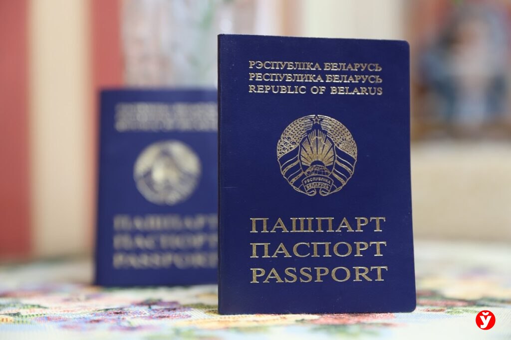 Что нужно знать о новой процедуре оформления паспорта для мужчин 18 27 лет В январе белорусов поджидало новое изменение в законодательстве по нему мужчинам призывного возраста теперь потребуется справка из военкомата для оформления паспорта   Поинтересовались у специалиста военного комиссара Минского района Дмитрия Годуна стоит ли бояться перемен в законодательстве