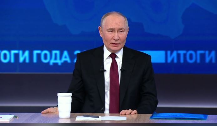 Путин: Безработица сейчас составляет 2,3%. Это рекордный показатель для страны.  #сделановроссии  Подписывайтесь на «Сделано в России»