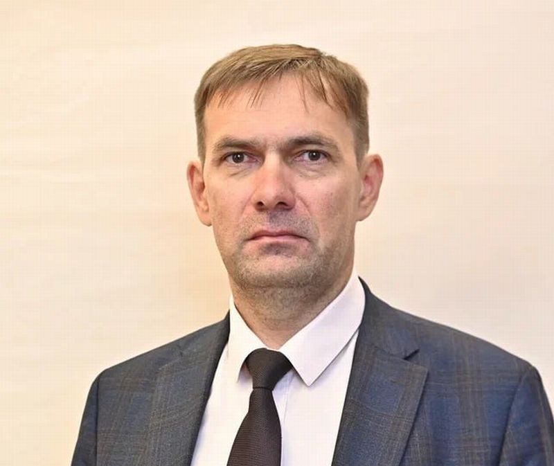 В Бурятии заместитель министра стал первым Заместитель министра строительства и ЖКХ Бурятии Дмитрий Кобунов сделал очередной шаг по карьерной лестнице. Как сообщили в пресс-службе правительства РБ, с сегодняшнего дня он стал первым заместителем министра. #Бурятия Подробности в «Номер один» Сообщить нам свою новость можно по кнопке: Письмо в редакцию