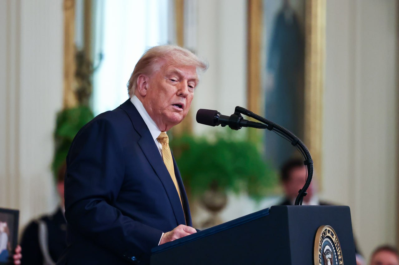 Трамп не исключил встречи с Путиным при возможном визите в Китай При этом глава Белого дома не подтвердил свои намерения провести переговоры с президентом России в рамках потенциальной поездки в КНР. «У нас возможны многие встречи», — заявил американский лидер на встрече со своим филиппинским коллегой Фердинадом Маркосом-младшим. Подпишись на «Говорит Москва»