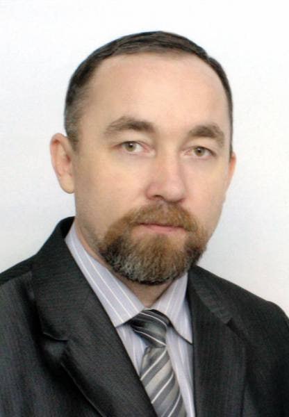 Куединскую думу возглавил директор местной школы Председателем думы Куединского директор Детской школы искусств имени А П Собянина Иван Колегов на фото Об этом сообщает телеграм канал На местах Господин Колегов в 2020 2025 годах занимал пост заместителя председателя думы После избрания спикером господин Колегов делегирован в состав совета представительных органов при краевом заксобрании