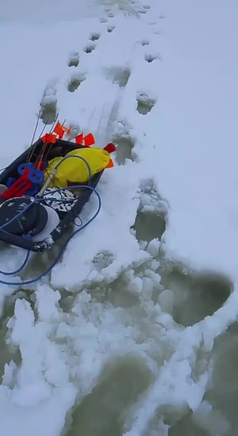 Спасение четверых рыбаков на льду Волги в Рыбинске