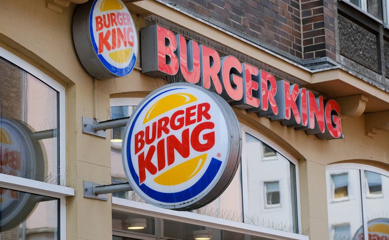 У «Бургер Рус», головной структуры Burger King в России, впервые с 2009 года сменился гендиректор. Об этом пишет «Коммерсантъ».  Дмитрия Медового сменил Сергей Козлов, до этого возглавлявший «Бургер Рус Поволжье» и другие структуры  vc.ru/hr/2136411