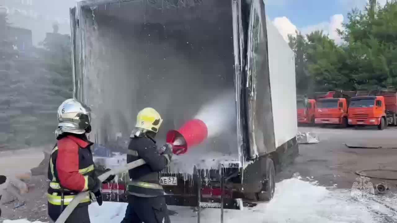 Пожарные тушили грузовик в Петропавловске-Камчатском