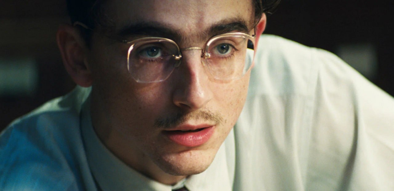 Марти Великолепный стал самым кассовым фильмом A24 Спортивная драма при бюджете в 70 млн долларов собрала 147 миллионов из которых 93 миллиона пришлись на США а 54 миллиона на остальные рынки Ранее рекордсменом по сборам был фильм Все везде и сразу Ему покорились 142 млн долларов В российский прокат Марти Великолепный также вышел билеты ищите на Кинопоиске Кинопоиск Новости