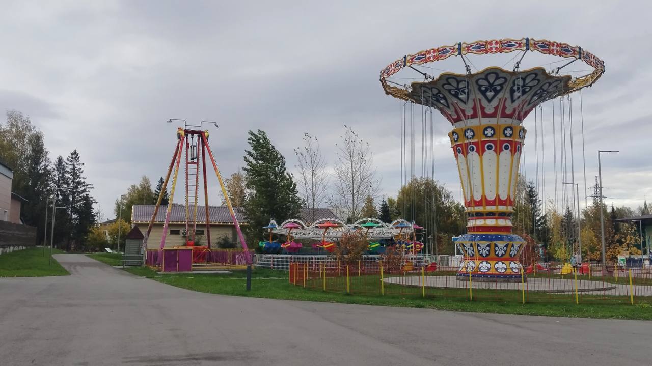 Центральный парк закрыт сегодня и завтра из за сильного ветра и неблагоприятной погоды Со стороны проспекта Комсомольского до завтрашнего утро закрыт и парк Изумрудный Будьте аккуратны Подписаться Прислать новость