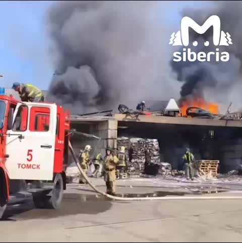 Пожар в Томске: локализован ангар с пристройкой