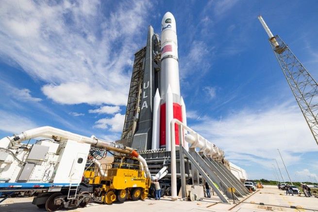 Ракета Vulcan Centaur вывела экспериментальный спутник NTS-3 на геостационарную орбиту Кратко: Ночью 13 августа с мыса Канаверал успешно стартовала ракета Vulcan Centaur, впервые запустившаяся в конфигурации с четырьмя твердотопливными ускорителями. Ракета вывела на геостационарную орбиту спутник NTS-3, разработанный для демонстрации новых технологий позиционирования, навигации и синхронизации PNT и повышения устойчивости к помехам. Этот запуск, являющийся частью военной программы NSSL, знаменует важный дебют ракеты Vulcan Centaur в оборонных миссиях и представляет собой значительный шаг в развитии американской космической отрасли. Полная версия