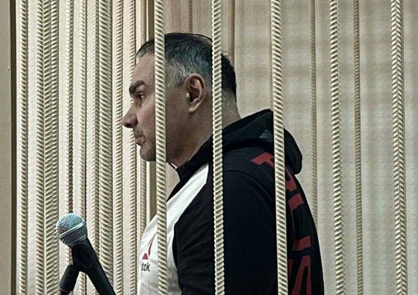 В Кирове суд избрал меру пресечения бывшему депутату Владиславу Гукасову Экс-зампредседателю Заксобрания региона назначен запрет определенных действий. Гукасову предъявлено обвинение в хулиганстве: в ходе дорожного конфликта он ударил женщину по голове. Дама при повороте не уступила дорогу автомобилю бывшего народного избранника.