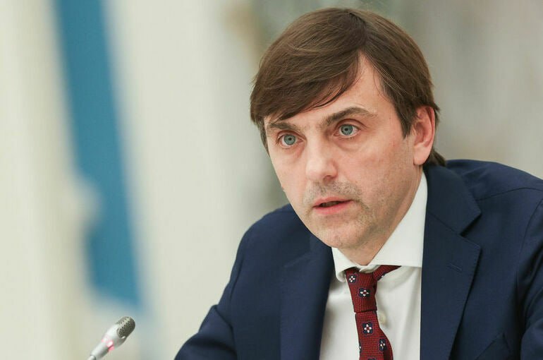 Учебники по истории в ряде стран СНГ показывают Россию в негативном свете. Москва планирует согласовать с этими странами единые подходы к общему историческому прошлому, заявил министр просвещения Сергей Кравцов. Царьград.ТВ — Не боимся говорить правду Подпишись