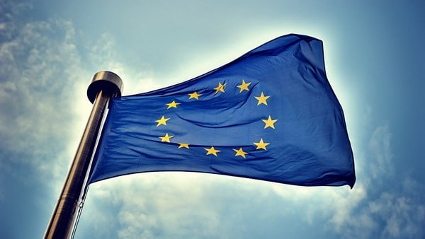 Европейская комиссия инициировала расследование в отношении крупнейших порносайтов. В Брюсселе полагают, что эти платформы могут нарушать закон ЕС о цифровых услугах DSA , так как не обеспечивают адекватной защиты для несовершеннолетних от порнографического контента.