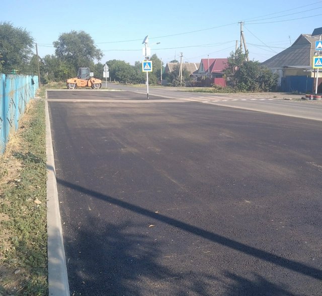 Инициативные проекты продолжают развивать Ставрополье В Труновском округе провели благоустройство территории возле детского сада №23 «Березка». Идею предложили сами жители муниципалитета. Ставропольчане активно выдвигают проекты для обновления территорий. В этом помогает программа поддержки местных инициатив, которая действует по поручению главы Ставрополья Владимирова. В этом году в Труновском округе запланировано воплотить 9 инициативных проектов на сумму свыше 8 миллионов рублей