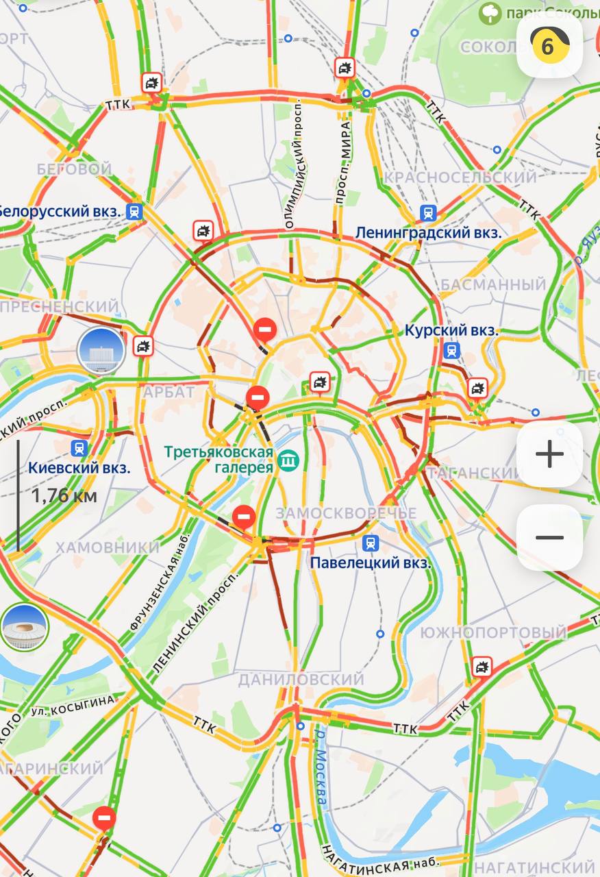На дорогах в Москве 6 баллов Дептранс предупреждает о временных перекрытиях на Тверской улице в районе дома 2 по направлению в центр Объезд возможен по ТТК Боровицкой площади Объезд возможен через Садовое кольцо внутренней стороне Садового кольца в районе улицы Крымский Вал улице Знаменка в районе дома 3 Объезд возможен по Садовому кольцу Будьте внимательны при построении маршрута Подписаться на Москва 24 Наши каналы Новости в MAX