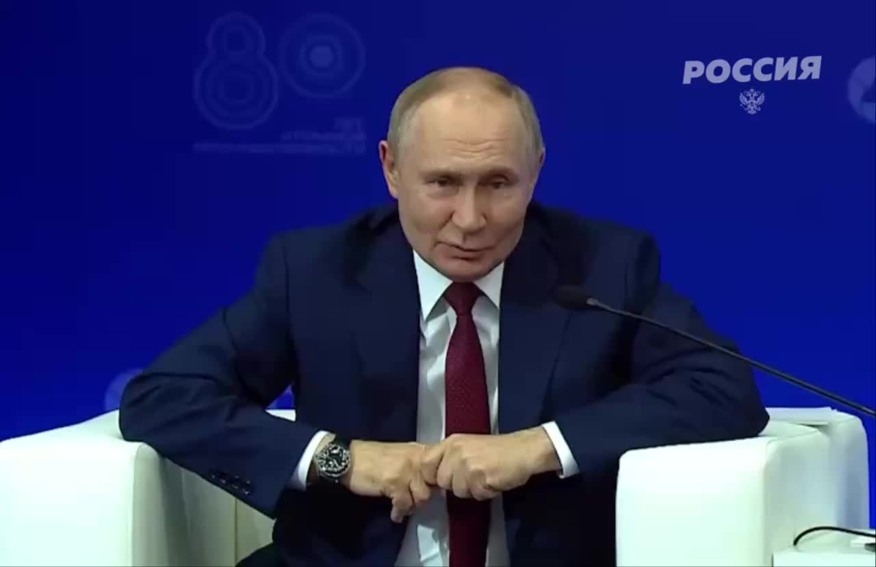 Путин удивлён вопросом второй помощницы капитана о Северном морском пути
